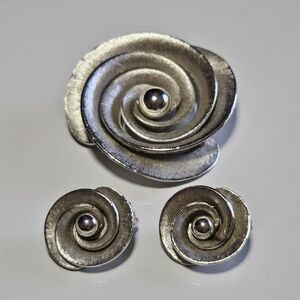 BA Ballou Co 1949 Silver Tone Flower Brooch And Matching Clip On Earrings